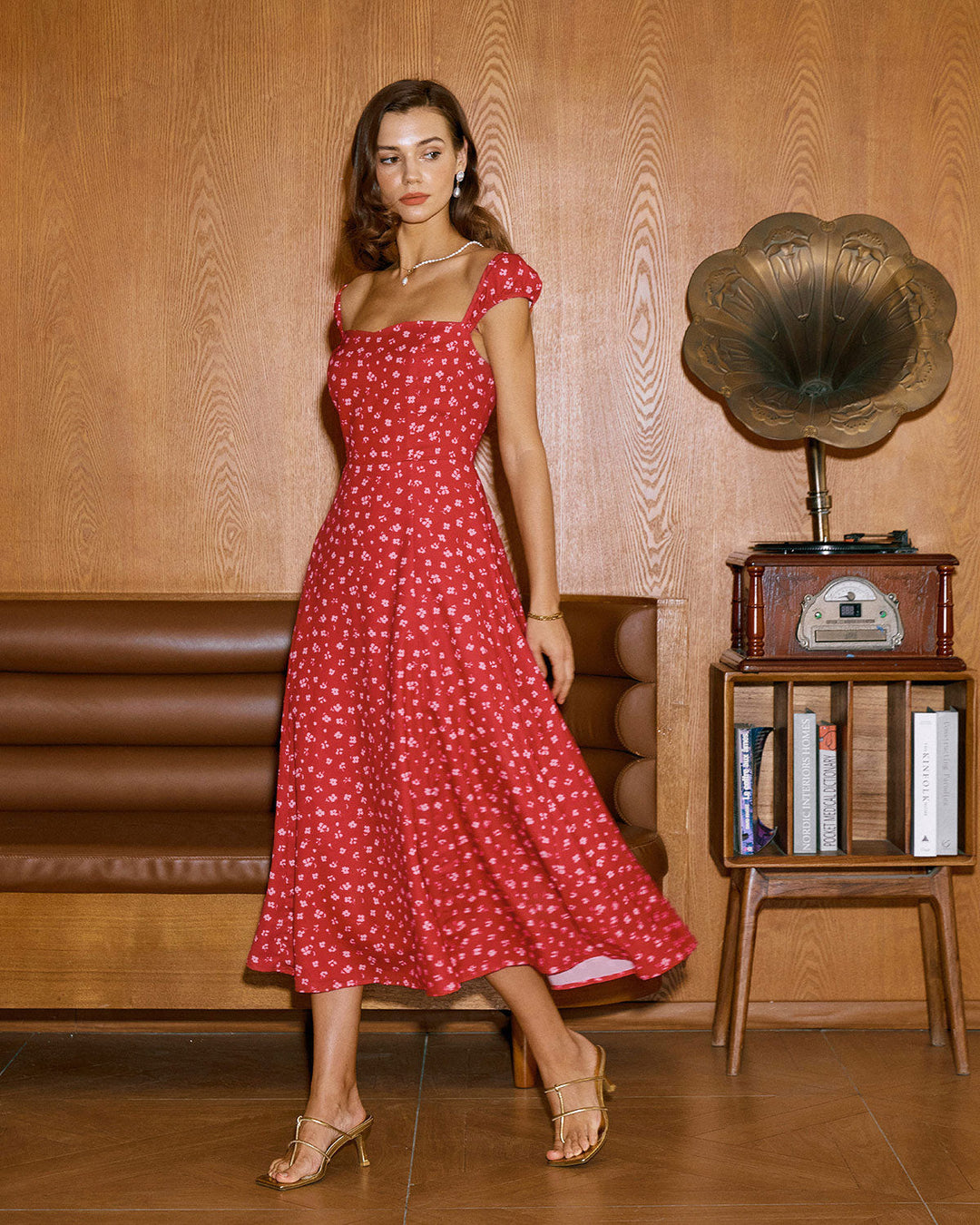 Morgan and Brooke | Floral Sweetheart Neck Cap Sleeve Midi Dress