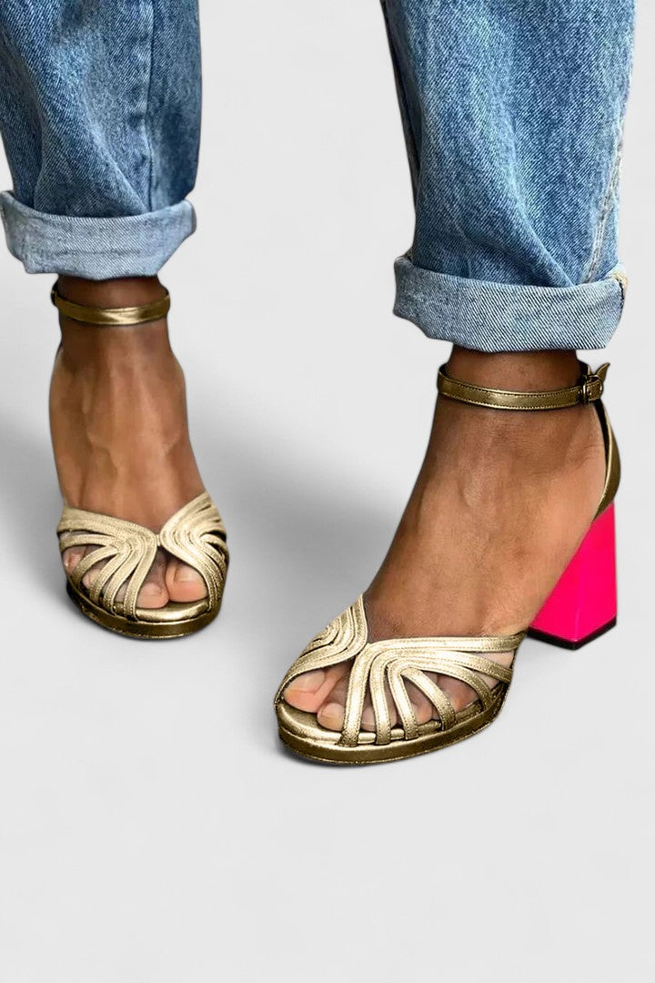 Morgan and Brooke | Noelyrah | Heels