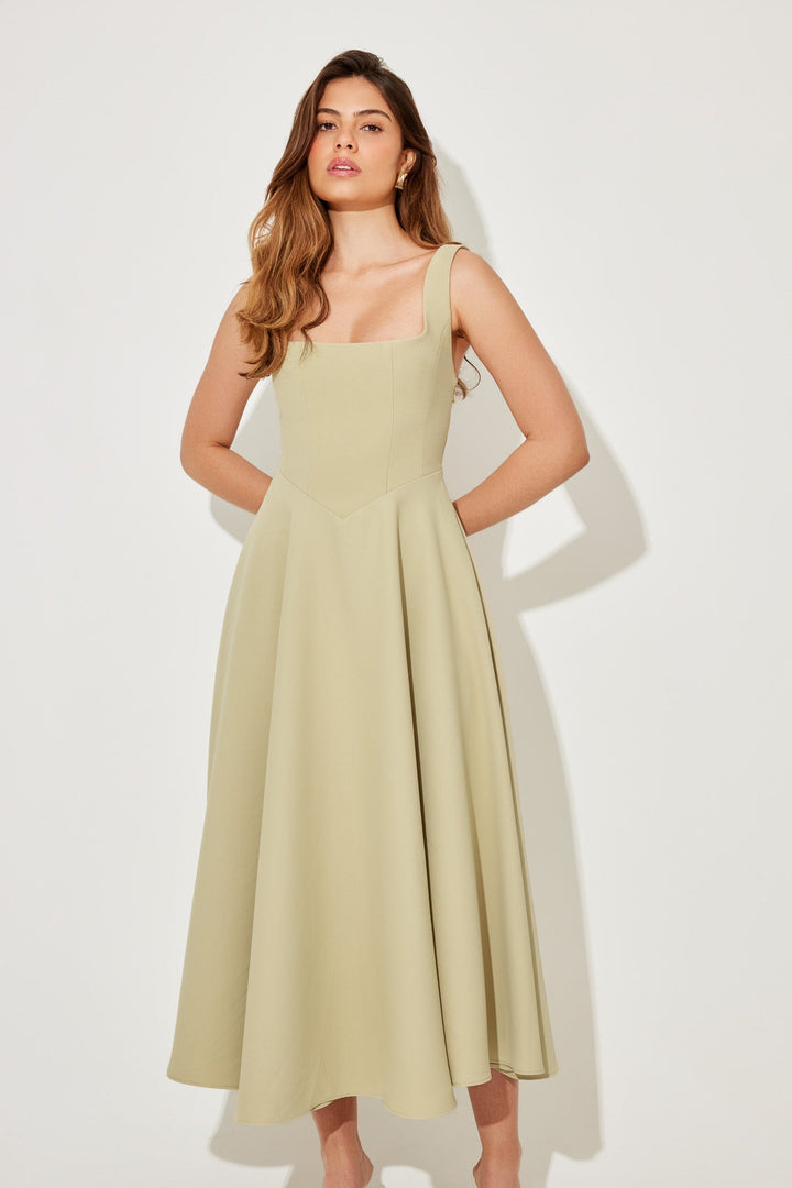 Morgan & Brooke | Flowy Midi-Length Lightweight Dress