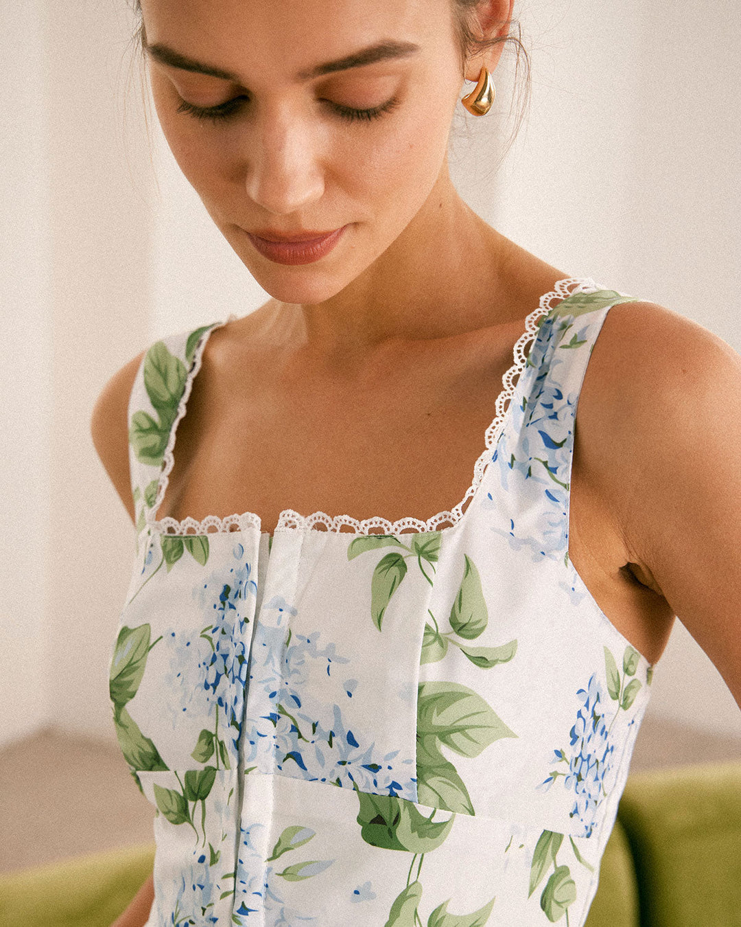 Morgan and Brooke | White Square Neck Floral A-Line Midi Dress